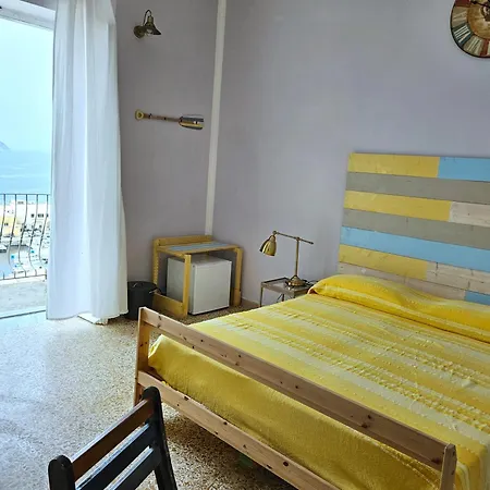 Maridea - Con Vista Al Porto Penzion 3*