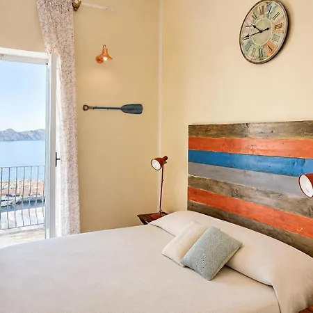 Maridea - Con Vista Al Porto Ponza