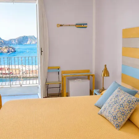 Pensión Maridea - Con Vista Al Porto Ponza